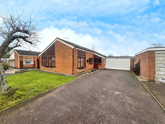 3 Bedroom Detached Bungalow For Sale In Longford Close, Wigston, LE18
