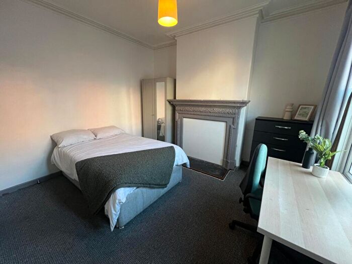 5 Bedroom Terraced House To Rent In Portland Street - Bed, LN5