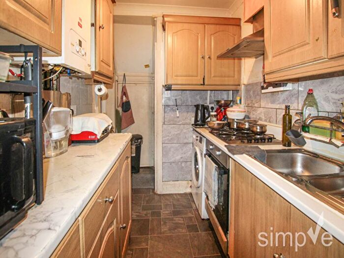 2 Bedroom Property To Rent In Woodstock Gardens, Hayes, Middlesex, UB4