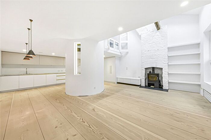 3 Bedroom Mews To Rent In Eglon Mews, Primrose Hill, London, NW1