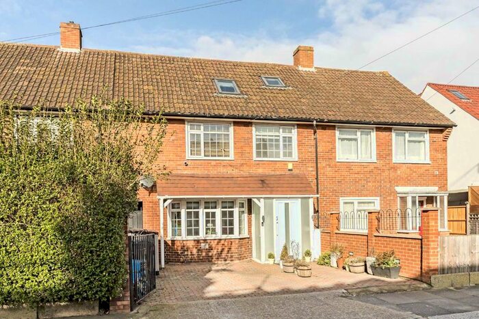 4 Bedroom Property To Rent In Worple Road, Isleworth, TW7