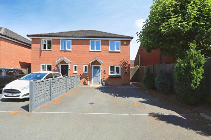 3 Bedroom Semi-Detached House For Sale In Lime Grove, Stourport-On-Severn, DY13
