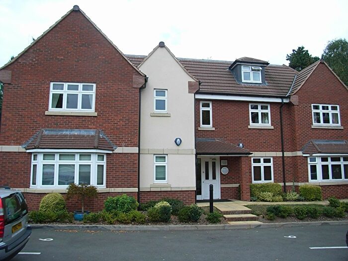 2 Bedroom Flat For Sale In Tamworth Road, Sutton Coldfield, B75