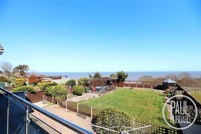 6 Bedroom Detached House For Sale In Corton Road, Corton, NR32