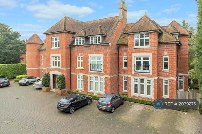 2 Bedroom Flat To Rent In New Dover Road, Canterbury, CT1