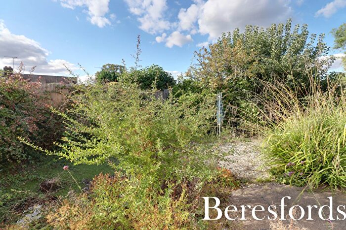 2 Bedroom Bungalow For Sale In Arnolds Close, Hutton, CM13