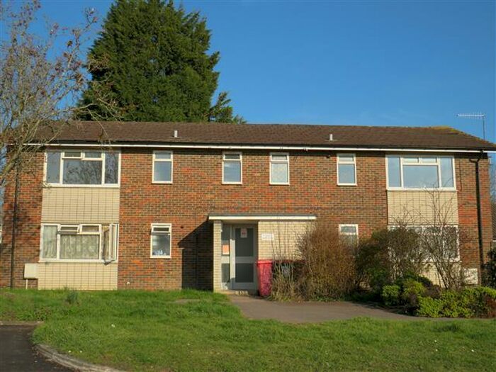 1 Bedroom Apartment To Rent In Dove Close, Langley Green, Crawley, RH11