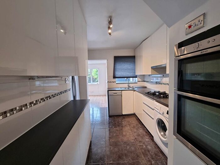 3 Bedroom Semi-Detached House To Rent In Central Avenue, Waltham Cross, EN8