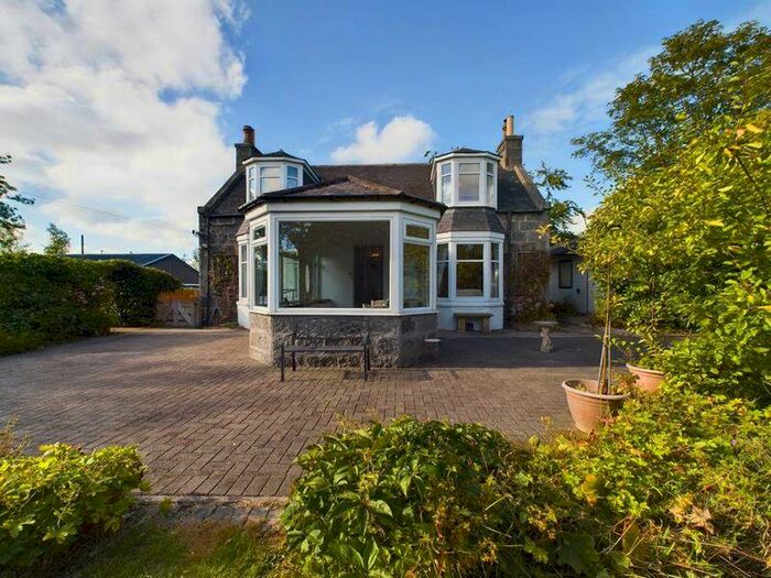 2 Bedroom Cottage For Sale In Farburn Terrace, Aberdeen, AB21