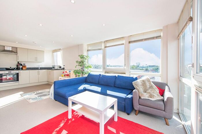 1 Bedroom Flat To Rent In Orchard Road, Richmond, TW9