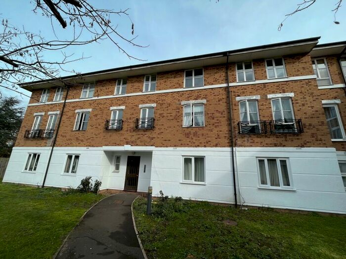 1 Bedroom Flat To Rent In Springfield Court, IG1