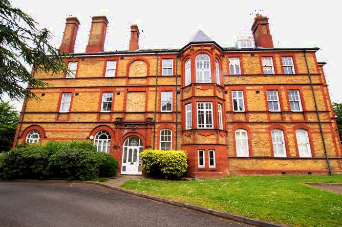1 Bedroom Flat To Rent In Pringle House, Highlands Village, Winchmore Hill, N21