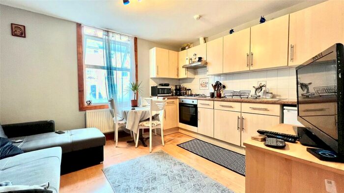 1 Bedroom Apartment To Rent In Zinzan Street, Reading, Berkshire, RG1