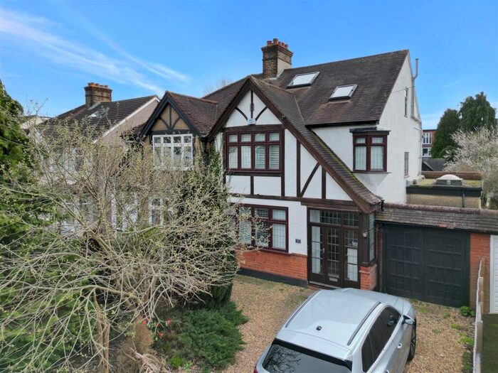 4 Bedroom Semi-Detached House To Rent In Wickham Chase, West Wickham, BR4