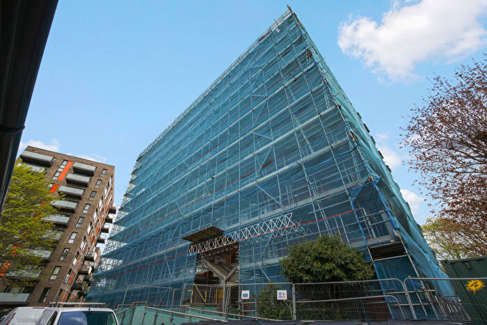 2 Bedroom Flat For Sale In Anglesey House, Lindfield Street, Poplar, London, E14