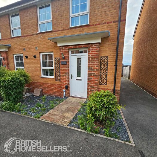 3 Bedroom End Of Terrace House For Sale In Captains Parade, East Cowes, Isle Of Wight, PO32