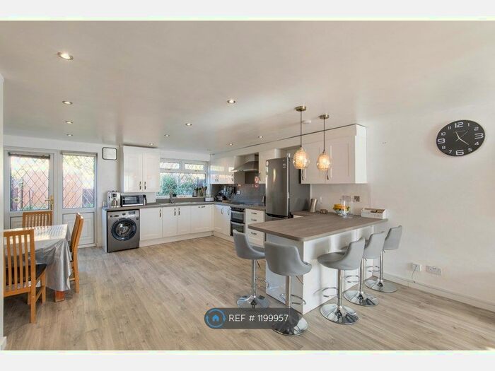 3 Bedroom Terraced House To Rent In Dillwyn Close, London SE26