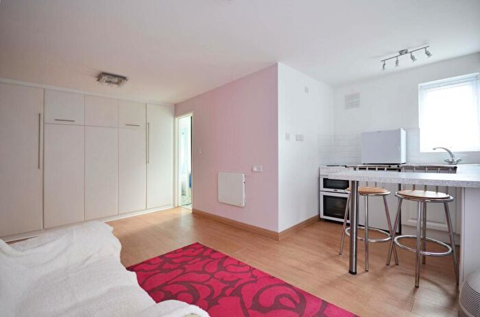 Studio To Rent In Elmley Close, Beckton, London, E6