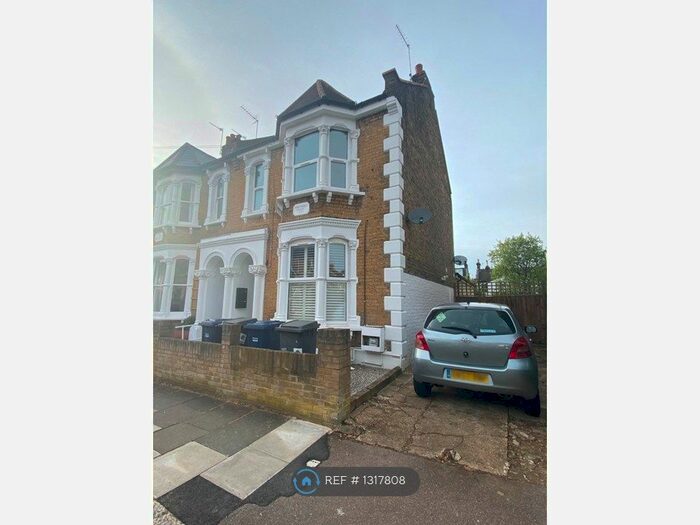 2 Bedroom Flat To Rent In Lincoln Road, London N2