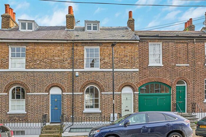 3 Bedroom Property For Sale In Prior Street, Greenwich, SE10