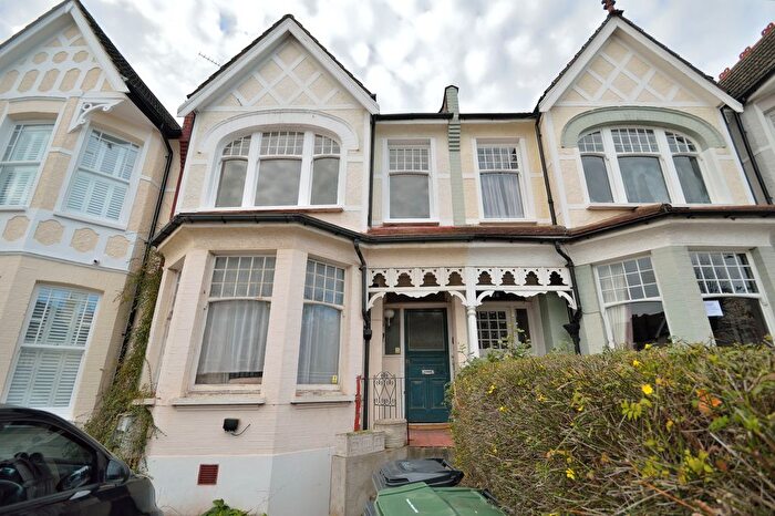 2 Bedroom Flat To Rent In Harlech Road, London, N14