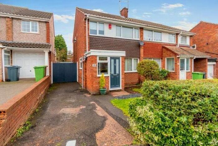 3 Bedroom Semi-Detached House To Rent In Birchover Road, Walsall, WS2