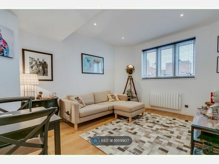 1 Bedroom Flat To Rent In Belgravenue House, London, SW9