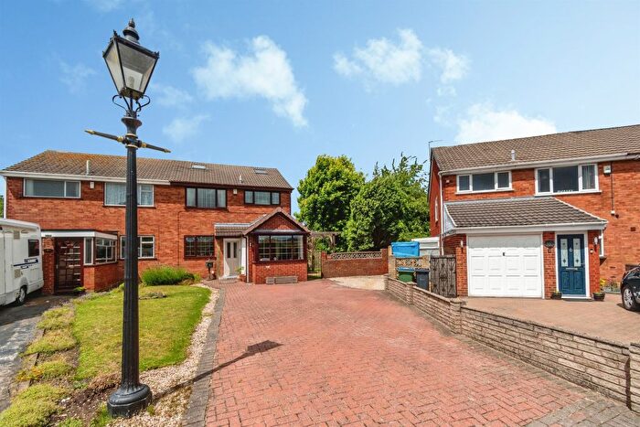3 Bedroom Semi-Detached House For Sale In Charlotte Road, Wednesbury, WS10