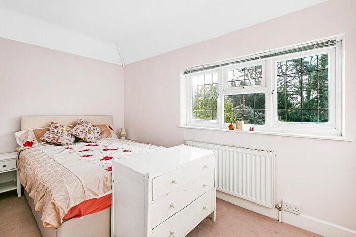 5 Bedroom Detached House For Sale In Billy Lows Lane, Potters Bar, EN6