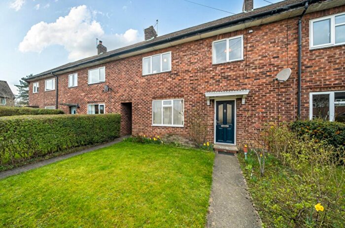 3 Bedroom Terraced House For Sale In Hookstone Avenue, Harrogate, HG2