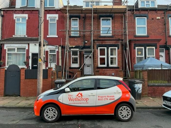 2 Bedroom Property To Rent In Compton Crescent, Harehills, Leeds, LS9