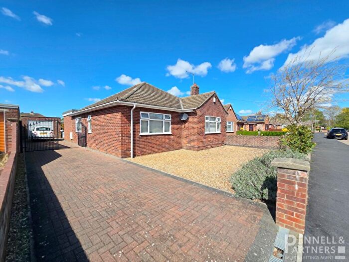 4 Bedroom Bungalow For Sale In Wright Avenue, Stanground, Peterborough, PE2
