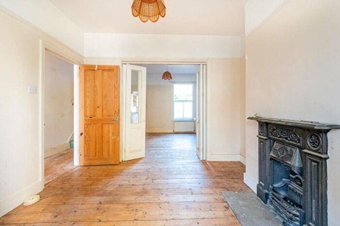 3 Bedroom House To Rent In Devonshire Road, Walthamstow, London, E17