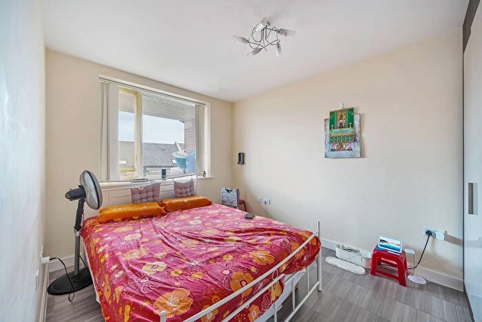 2 Bedroom Flat For Sale In Artisan Place, Harrow Weald, Harrow, HA3