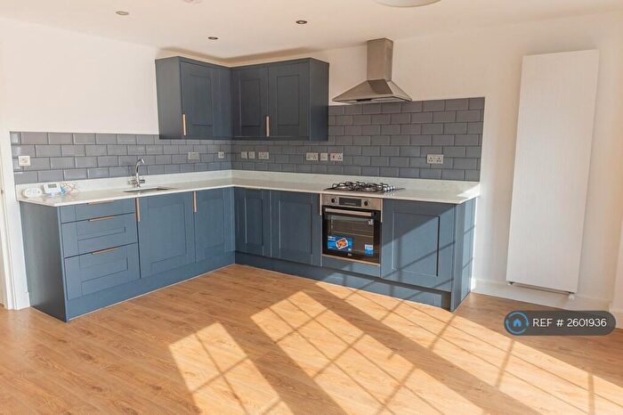 2 Bedroom Flat To Rent In Red Hill, Stourbridge, DY8