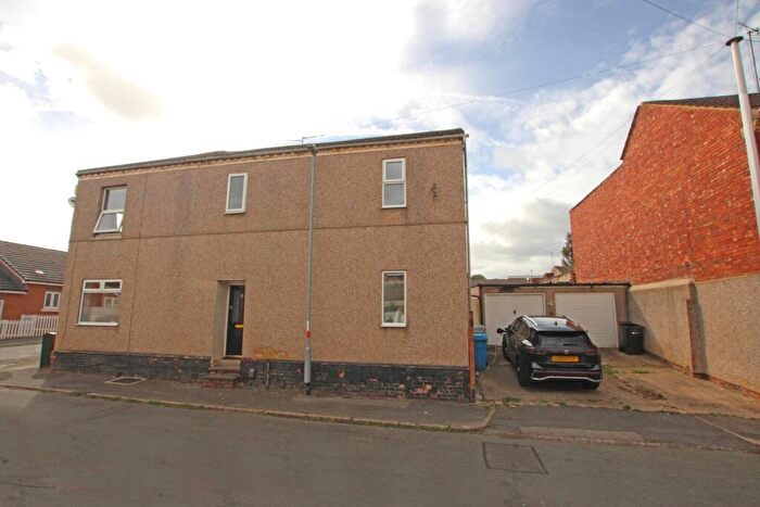 3 Bedroom End Of Terrace House For Sale In Ford Street, Kettering, Northamptonshire, NN16