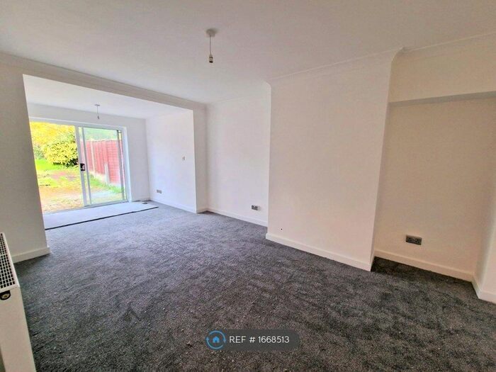 3 Bedroom Semi-Detached House To Rent In Tyburn Road, Birmingham, B24