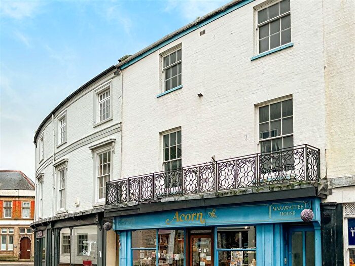 2 Bedroom Flat To Rent In Mazawattee House, Victoria Place, Axminster, EX13