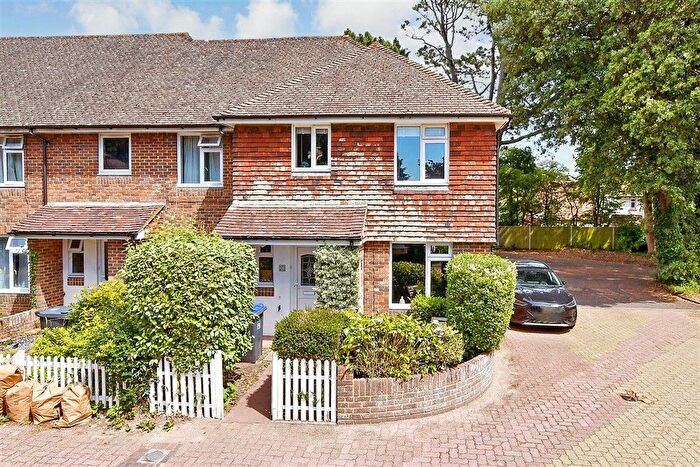 3 Bedroom End Terrace House For Sale In Springfield Gardens, Worthing, West Sussex, BN13