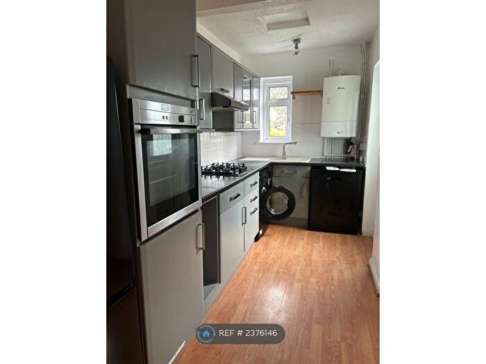 3 Bedroom End Of Terrace House To Rent In Kingshill Avenue, Worcester Park, KT4