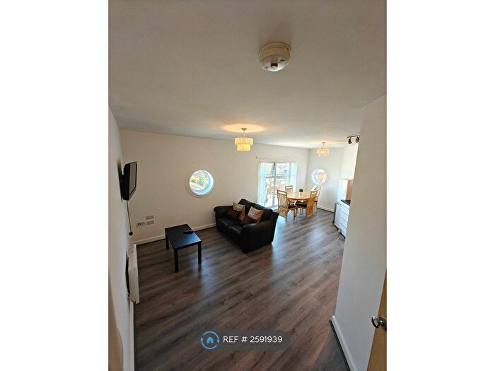 2 Bedroom Flat To Rent In Stanza Court, Liverpool, L5