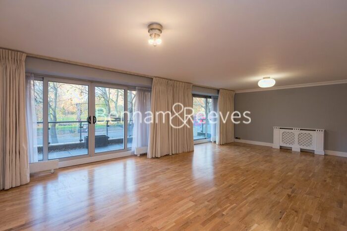 4 Bedroom Flat To Rent In Hyde Park Gate, Kensington, SW7