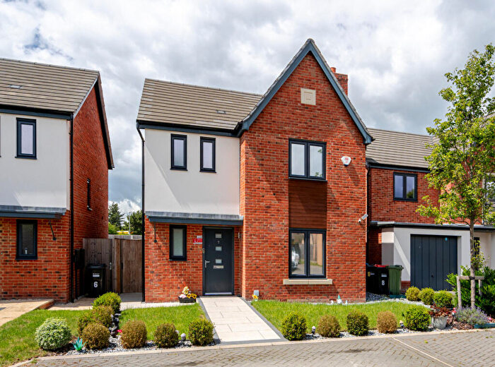 3 Bedroom Detached House For Sale In Keighley Close, Broughton, Milton Keynes, MK10