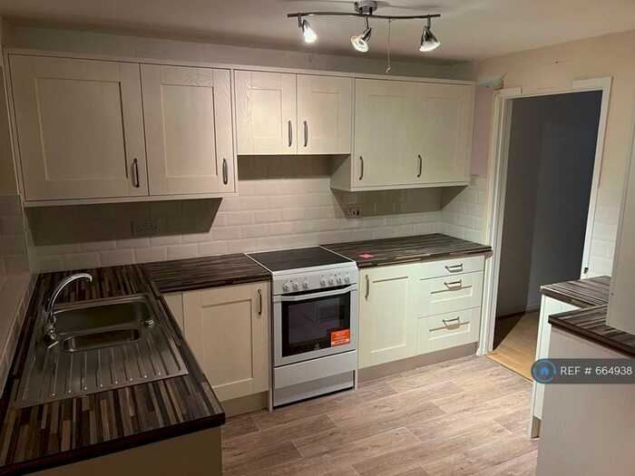 2 Bedroom Terraced House To Rent In Froglands Way, Cheddar, BS27