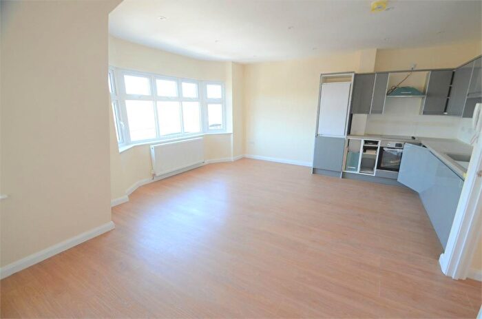 2 Bedroom Flat To Rent In Station Road, Mill Hill, NW7