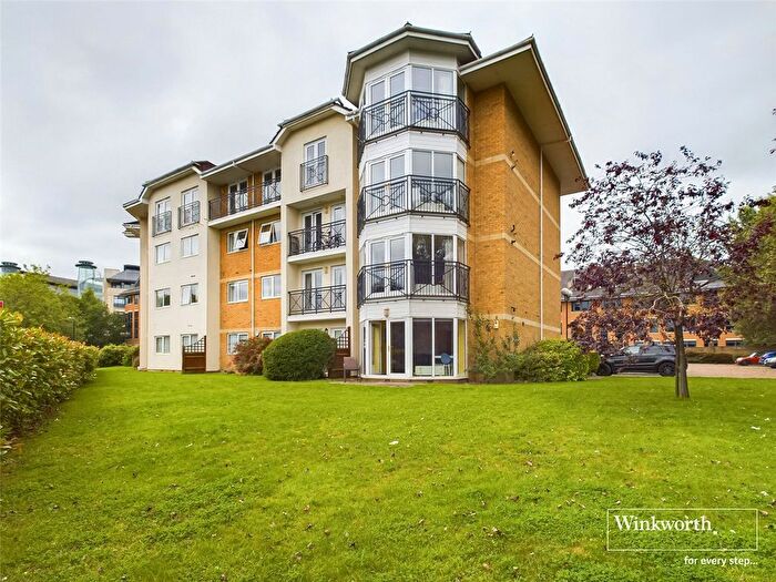 2 Bedroom Flat To Rent In Thames Court, Norman Place, Reading, Berkshire, RG1