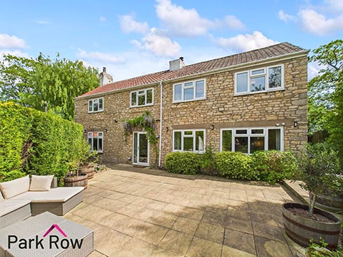 3 Bedroom Detached House For Sale In Lumby, South Milford, Leeds, LS25