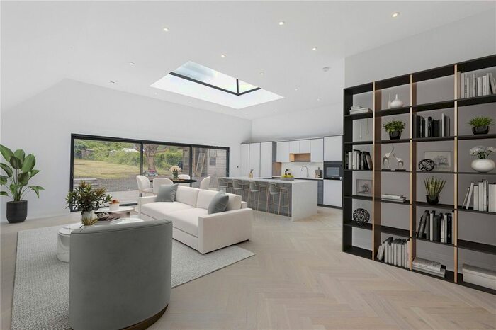 4 Bedroom Bungalow To Rent In Goodyers Avenue, Radlett, Hertfordshire, WD7