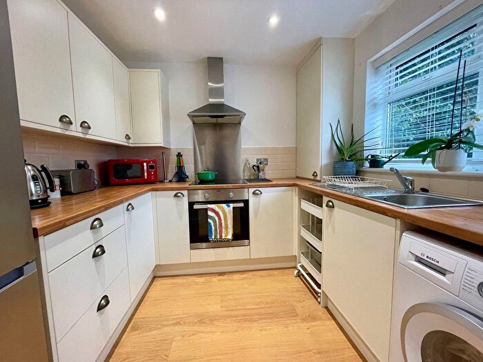 2 Bedroom End Of Terrace House To Rent In Cropper Close, Thatcham, RG19