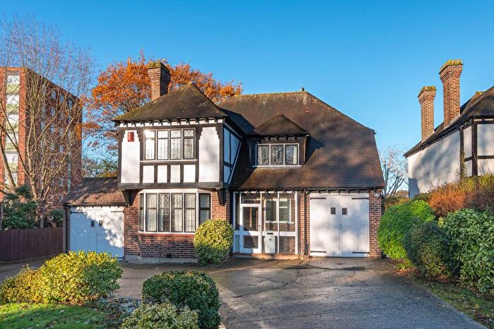 4 Bedroom Detached House To Rent In Southend Road, Beckenham, BR3